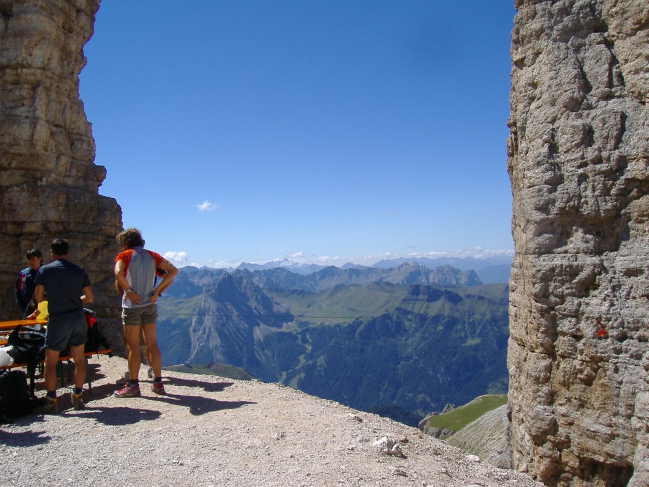 Aussicht Pordoi Scharte.jpg